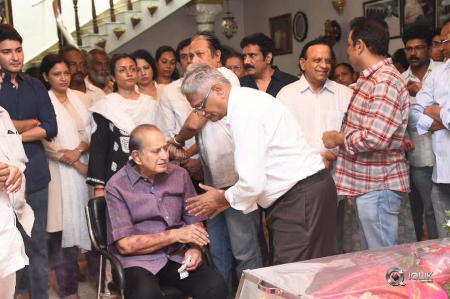 Celebrities-Pay-Homage-to-Vijaya-Nirmala-Garu